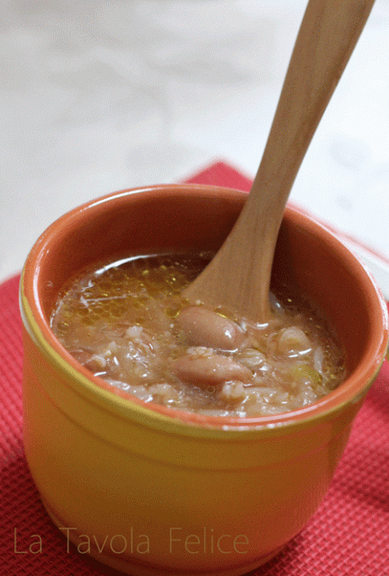 葱とインゲン豆、スペルト小麦のスープ
